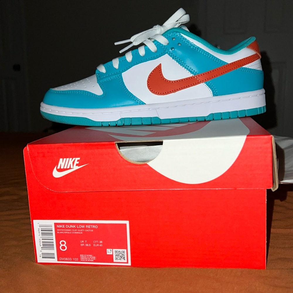 Miami Dolphin Dunks 🐬 Mens size 8. Never worn